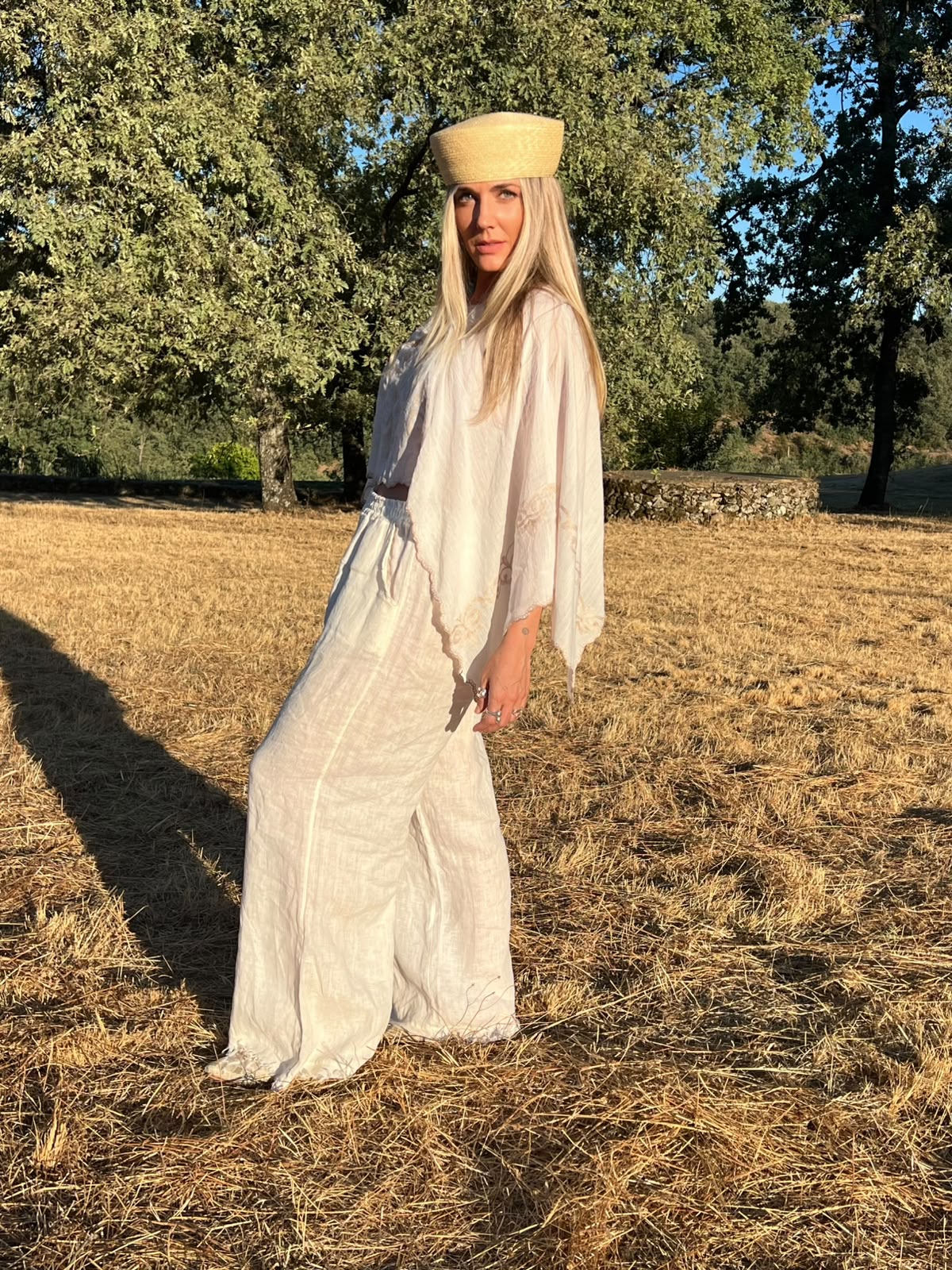 Conjunto lino blanco pañuelo y pantalón palazzo"